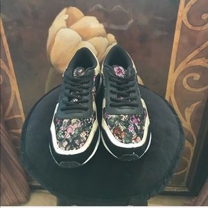 🔥FINAL SALE🔥BRAND new Floral colored sneakers🔥